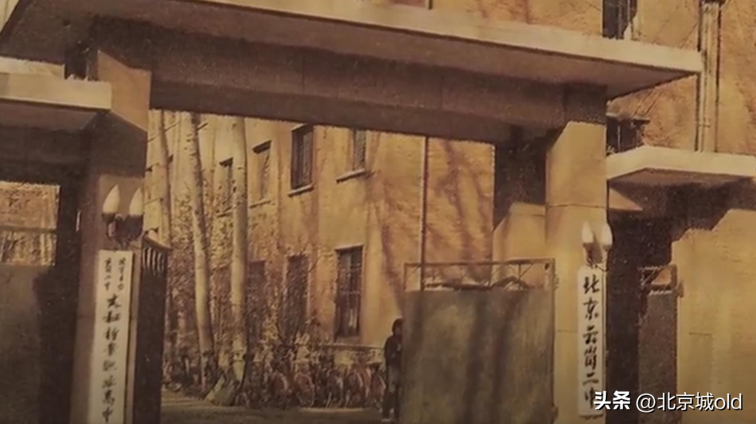 沙尘暴来袭整个城市一片朦胧,沙尘暴昏黄的景象