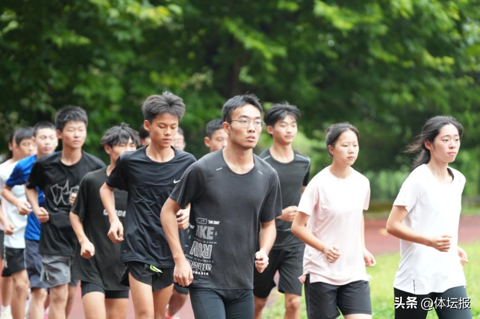 高原体育运动中心能容纳多少人,浙西南亚高原体育训练基地