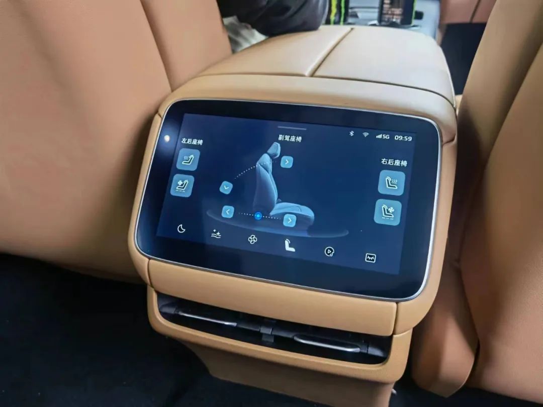 飞凡f7的巴赫座椅要买多少价位的,飞凡f7巴赫座舱真实体验