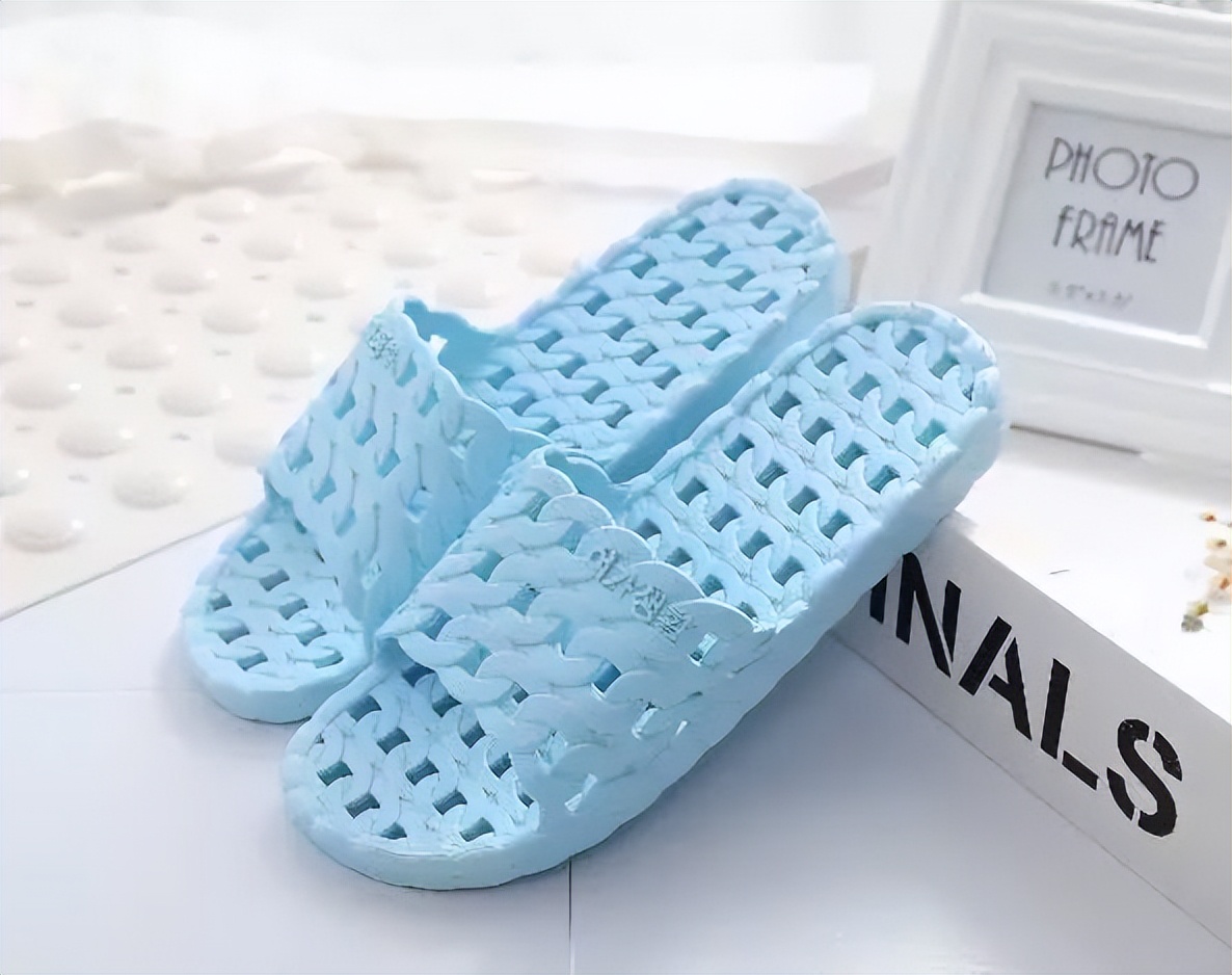 拖鞋上洗不掉的黄色污垢是什么,怎样清洗塑料拖鞋上的污垢