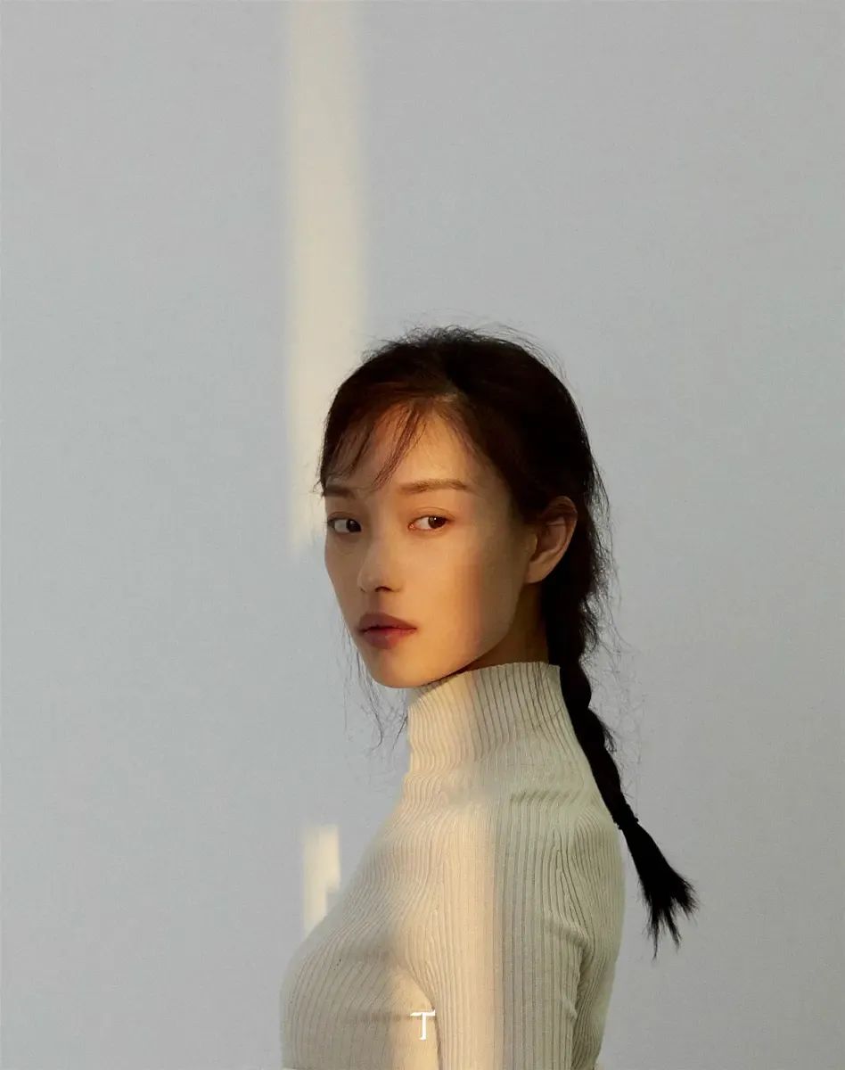 倪妮刚出道跟现在的变化,张艺谋评倪妮倪妮眼含泪