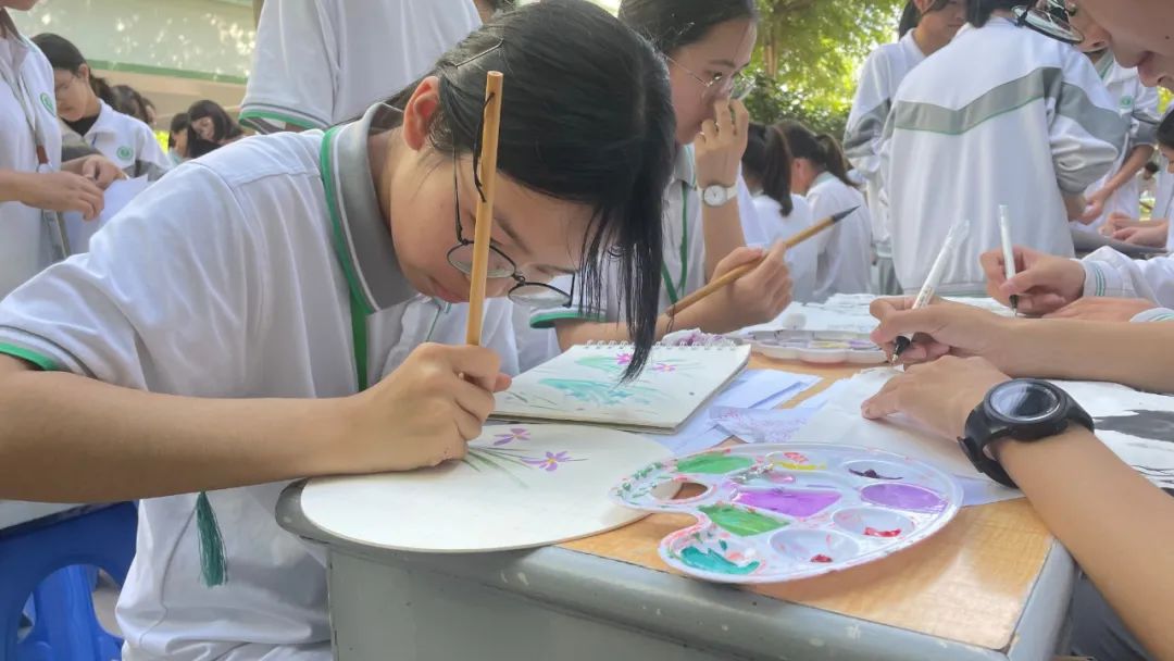 寓教于乐宣传禁毒知识,禁毒知识进社区护航少年伴成长