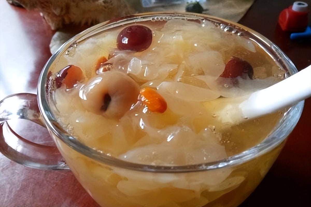 银耳怎么做润肺效果好,银耳怎样吃养肺