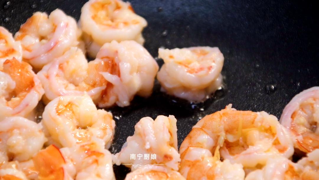 酒店式的滑蛋虾仁,五星级大酒店的滑蛋虾仁做法