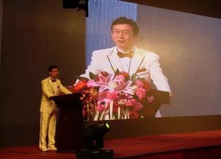 想穿越周期的华哥哥，一个有故事的营销大师，到底多能“忽悠”？