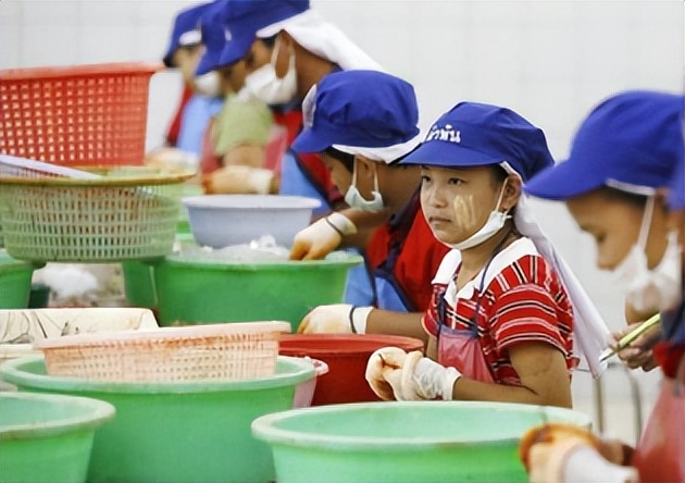 红颜薄命陈宝莲：被亲妈出卖遭干爹抛弃，留下满月孩子跳楼自尽