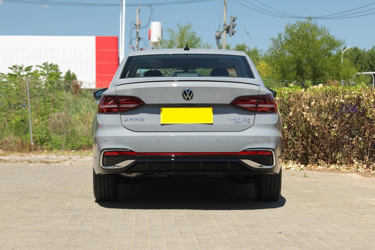 大众朗逸2023款plus1.4t舒适版,朗逸2023款1.5l自动舒适型价格