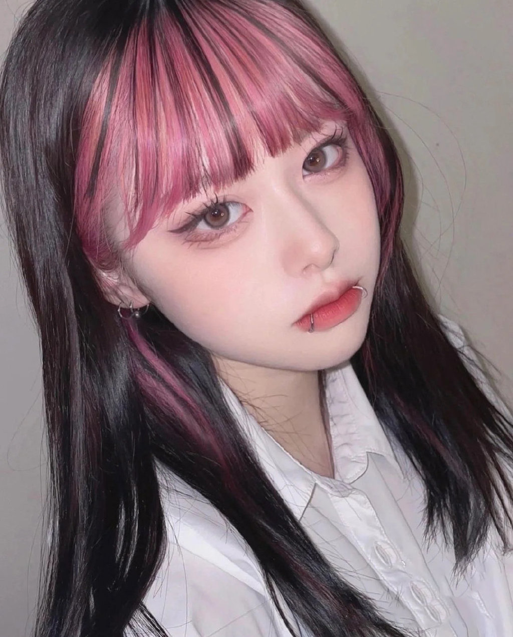 法式刘海漂染蓝色,法式八字刘海染什么色好看