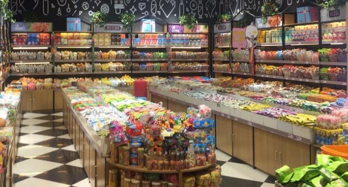 现在最火的零食加盟店品牌,2023最火的零食加盟店