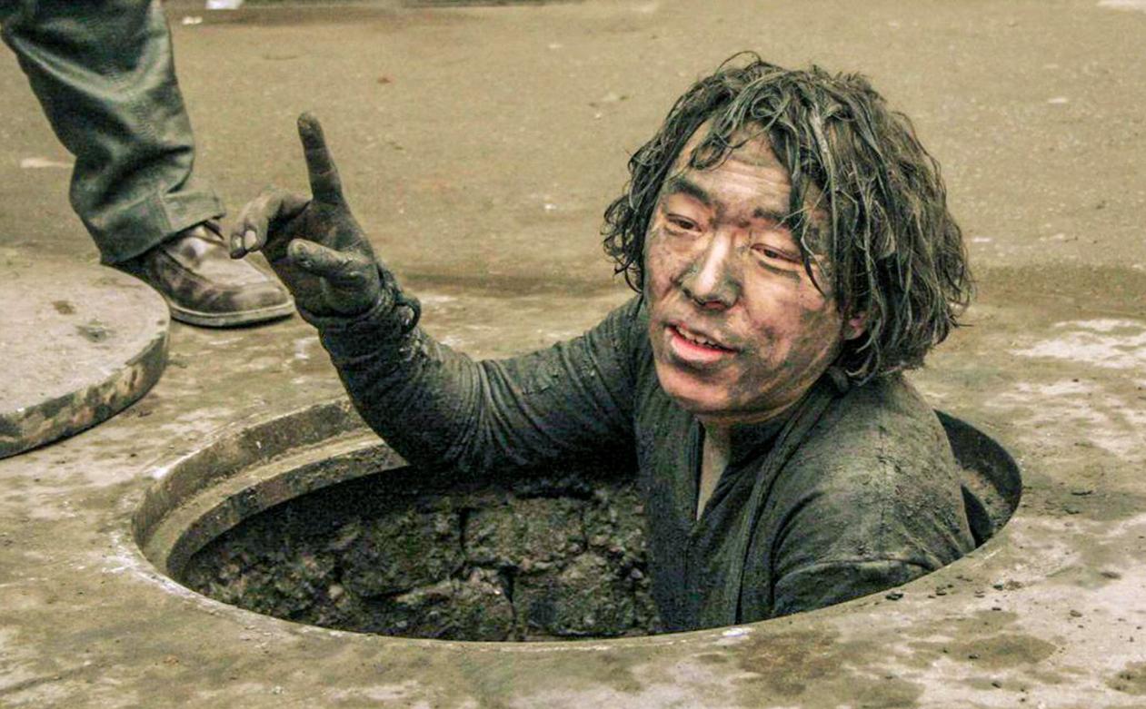 疯狂的石头根据哪部电影改编,疯狂的石头黄渤经典镜头