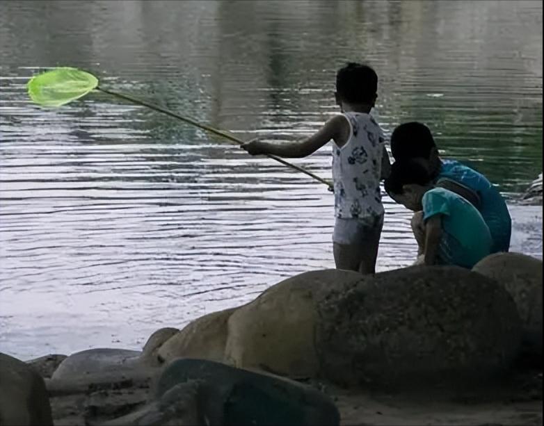 入狱19年改判无罪释放,男子坐牢8年最后被宣布无罪释放