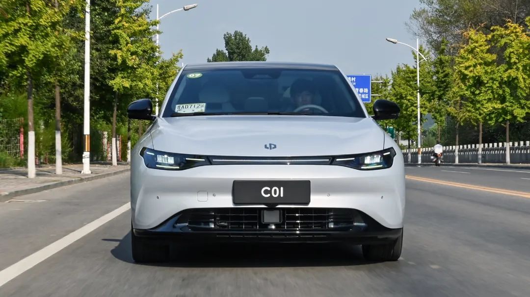 降价后的零跑c01值得买么,二手零跑c012022款后驱长续航版