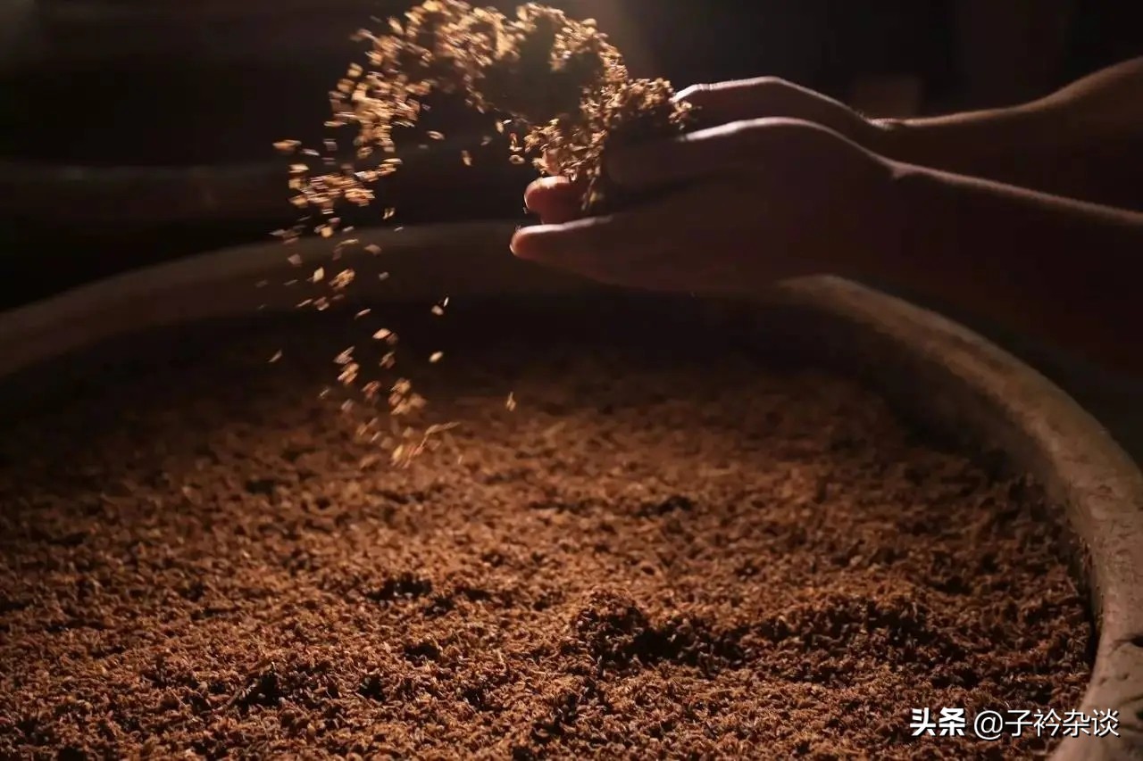 牛栏山白酒与牛二白酒一样吗,绿标牛栏山二锅头算白酒吗