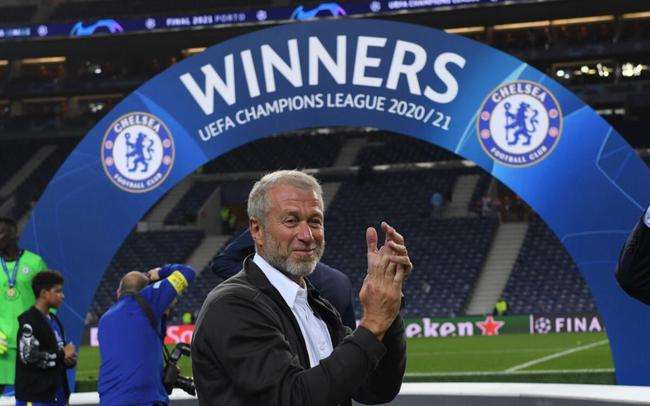 足坛转会费最高前几位,足坛烧钱