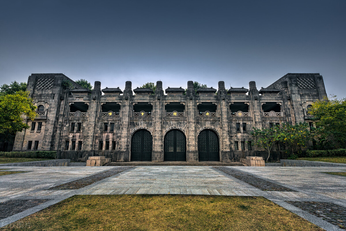 二本大学要不要选择到大城市,二本大学去大城市好还是小城市好