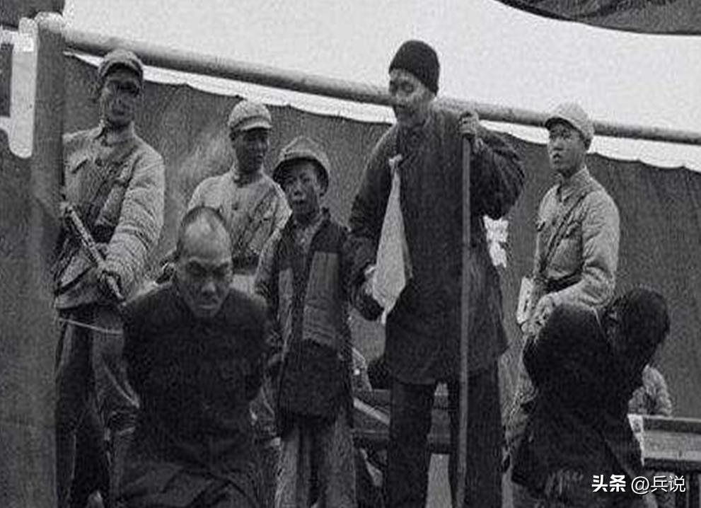 解放军迅速排兵布阵 (解放军剿匪的三个方法)