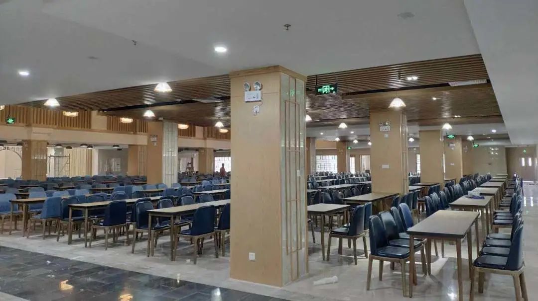 专业食堂餐桌椅哪里购买,静安区学校食堂餐桌椅选购攻略