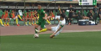 中超最新战报山东泰山,中超最新排名泰山绝杀国安领跑