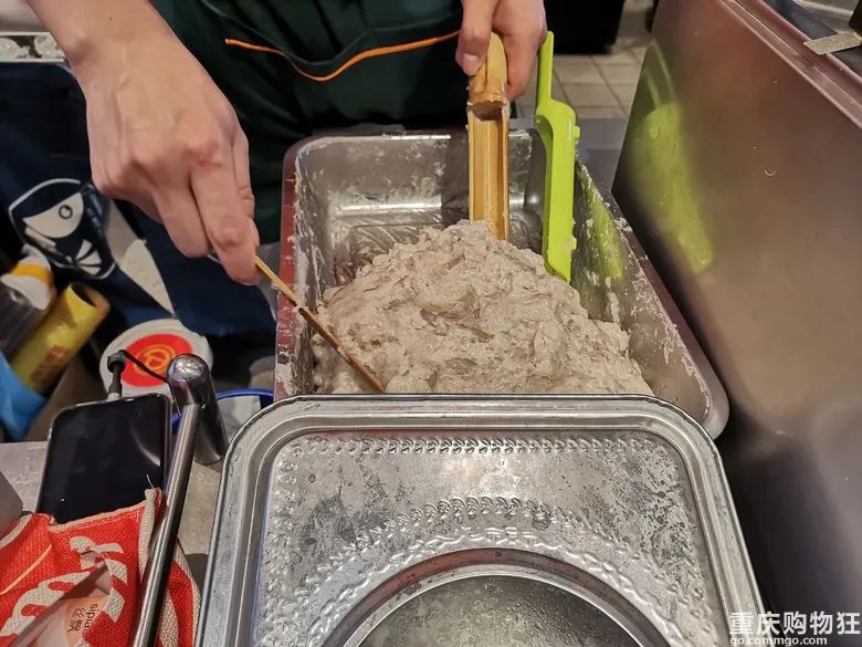 开小吃店一个月赚两万,开个小吃店一个月也就赚一万多