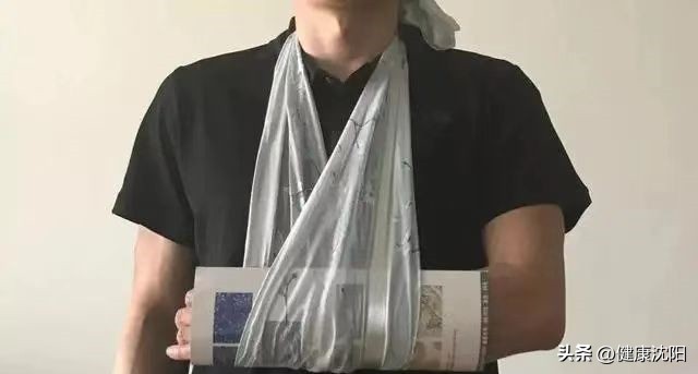 手腕摔伤后能活动是否骨折,手腕摔伤怎么辨别骨折还是扭伤