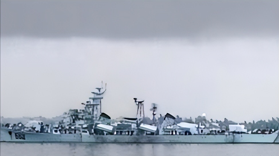 1997年香港回归前夕，英国34艘军舰侵犯南海，这是为何？