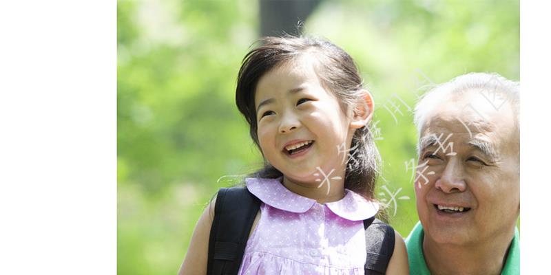 大年初一孙子收到空红包，爷爷奶奶的处理方式各不同，结局大反转