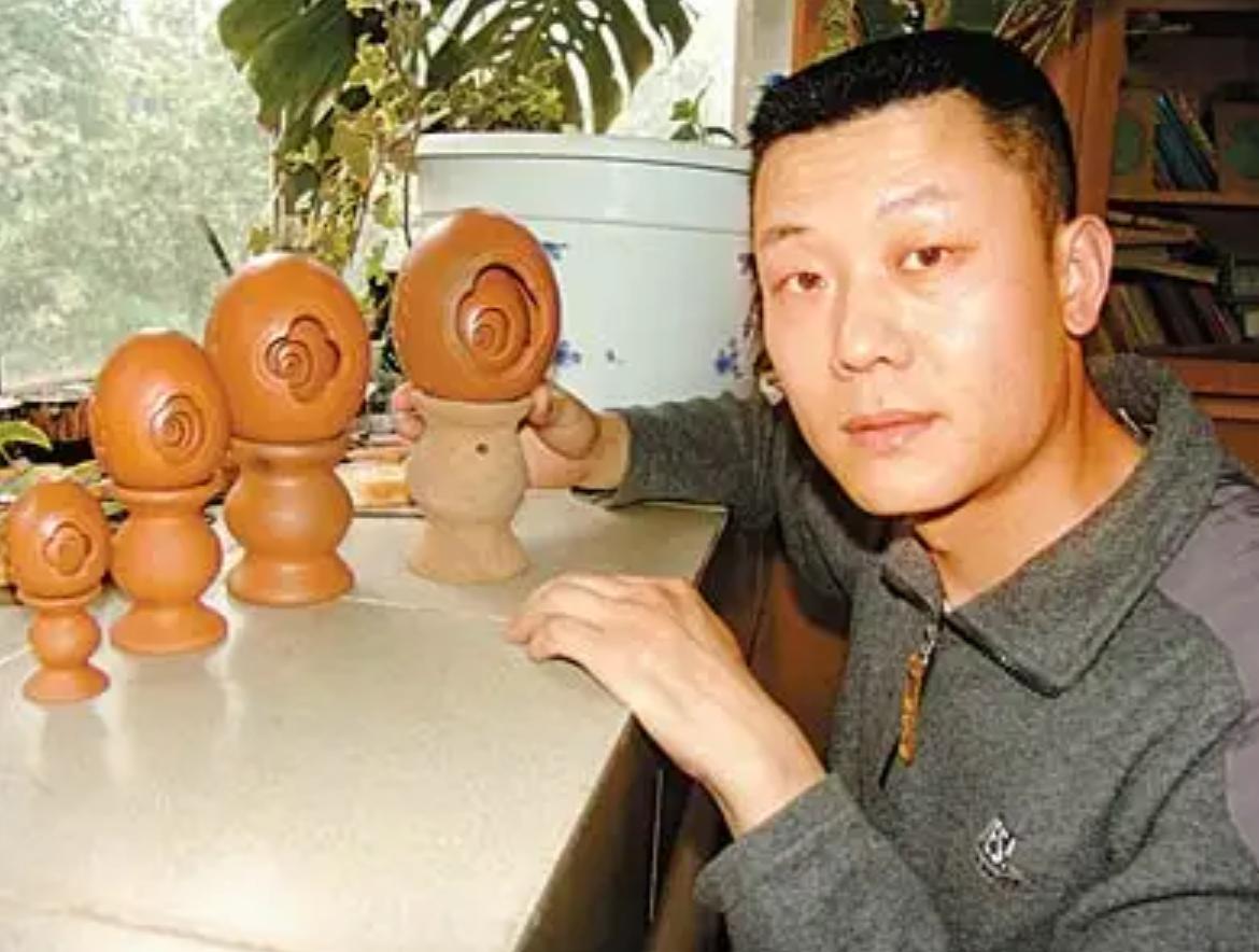 06年一专家出难题，以亿万家产作赌，却被普通电工破解，结局如何