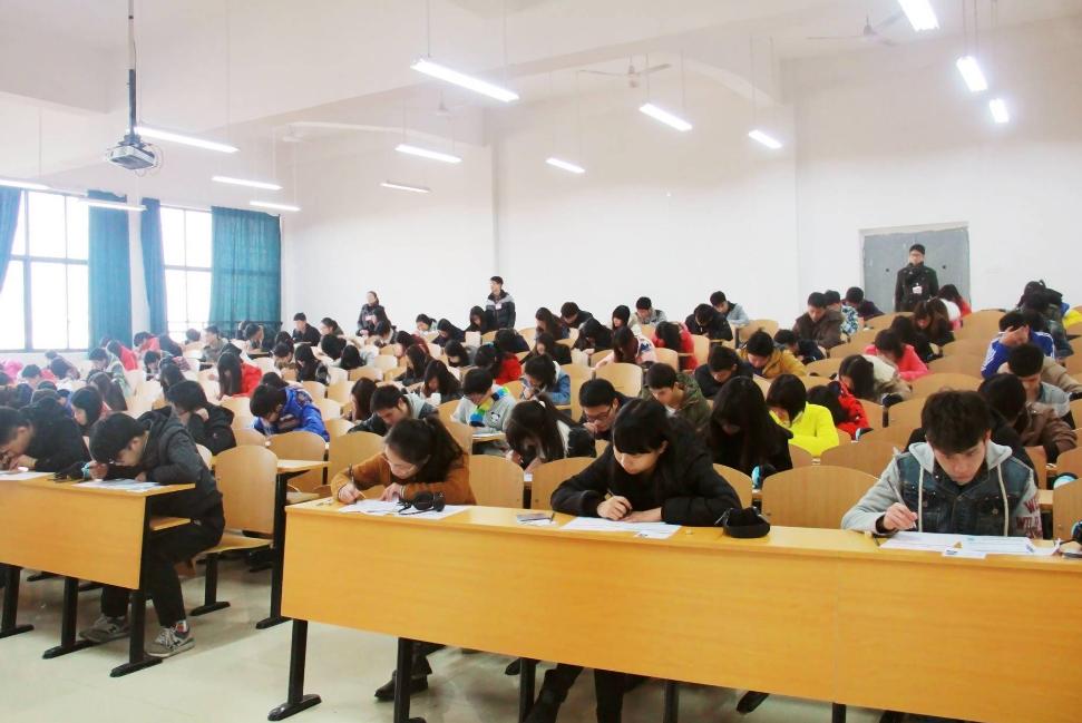 大学里有哪些证书必须考到？过来人分享经验，这几个证书很有用