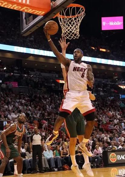 科比和詹姆斯最客观的对比，谁更强？有一人比他俩更符合未来篮球