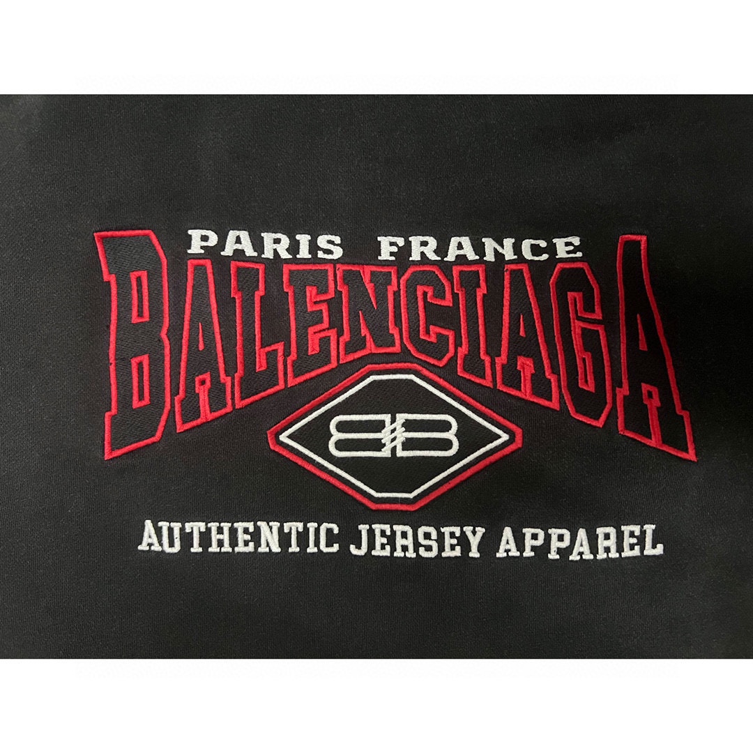 巴黎世家衬衫胸前刺绣款,巴黎世家长袖衬衫2020款背后字母