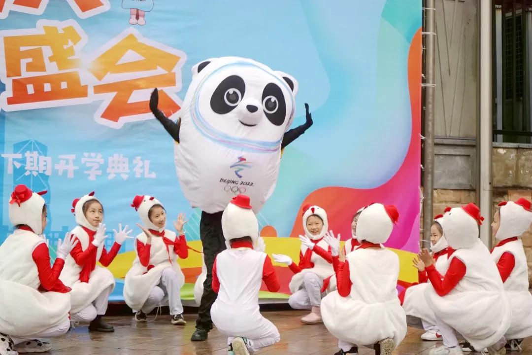 开学啦听听新生的感受,开学了看一下宿舍的环境