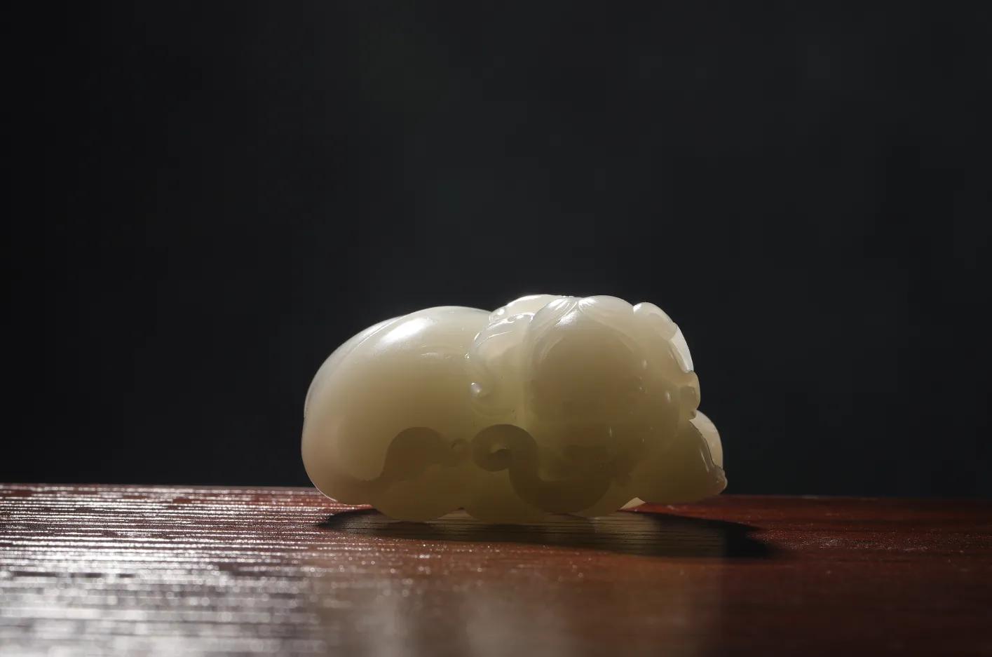 用灯光看玉,看玉要打灯吗