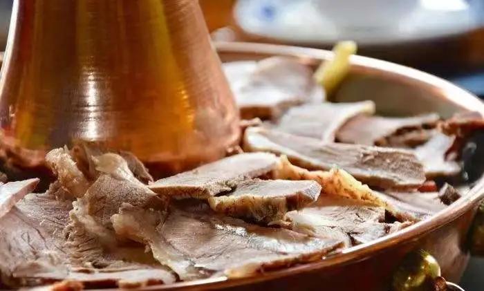 云南旅游各地美食推荐一下,去云南旅游必吃的美食有哪些