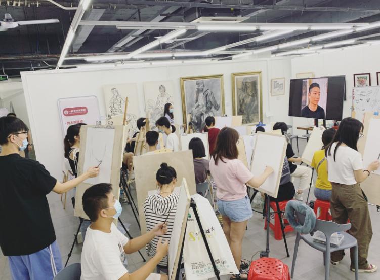 艺术生迎来“寒冬”，56所学校撤销73个艺术专业，艺术生何去何从