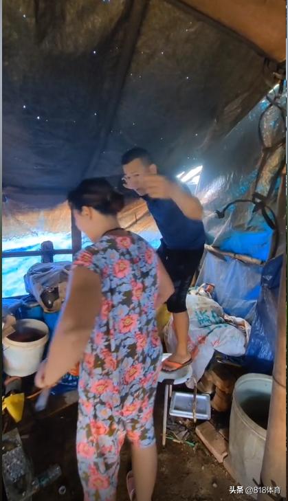 心疼!全红婵家遭台风重创,不少果树被吹断,父母合力修理破损房顶