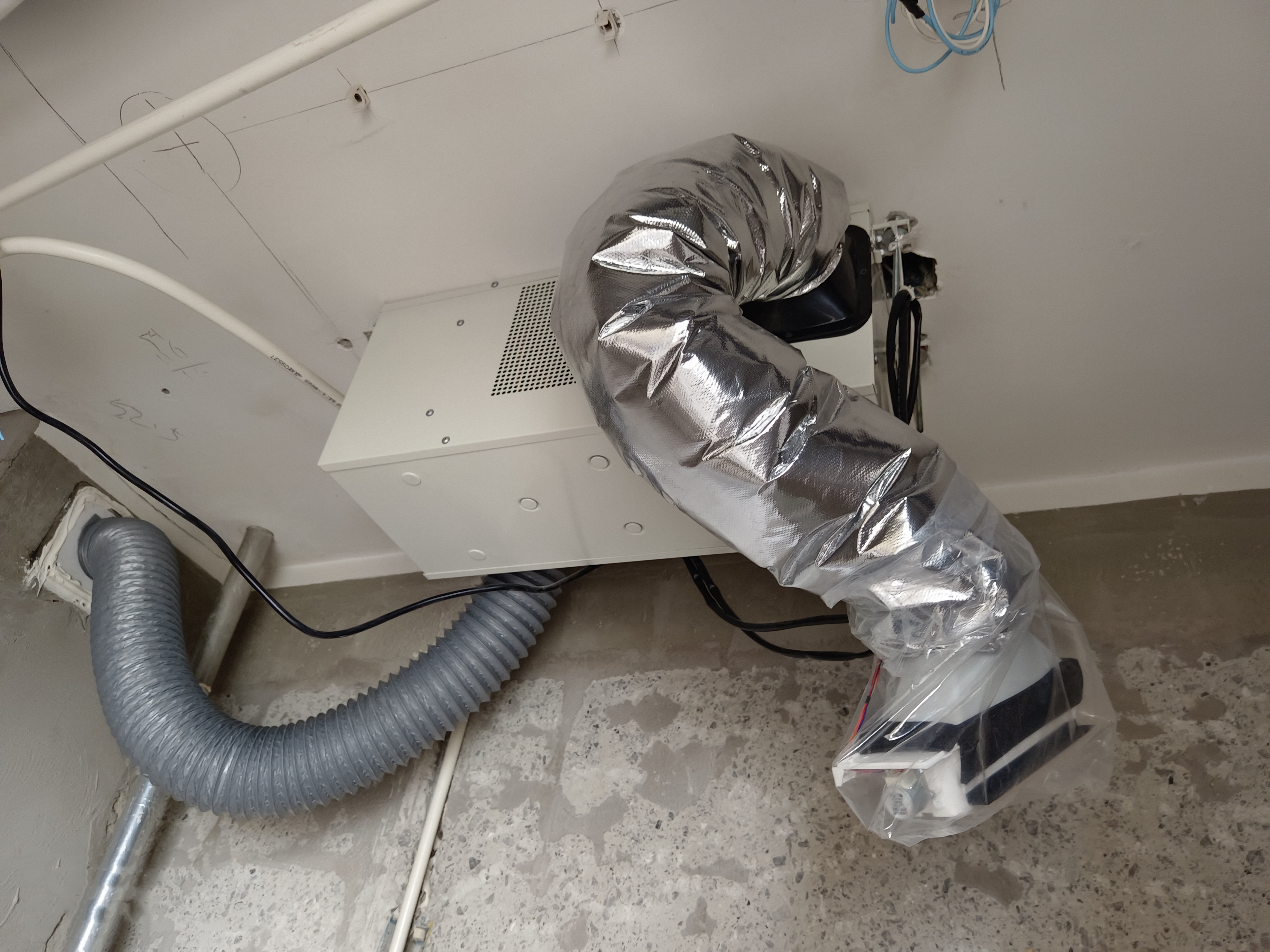 大家厨房都装空调了吗,夏天做饭很热装空调