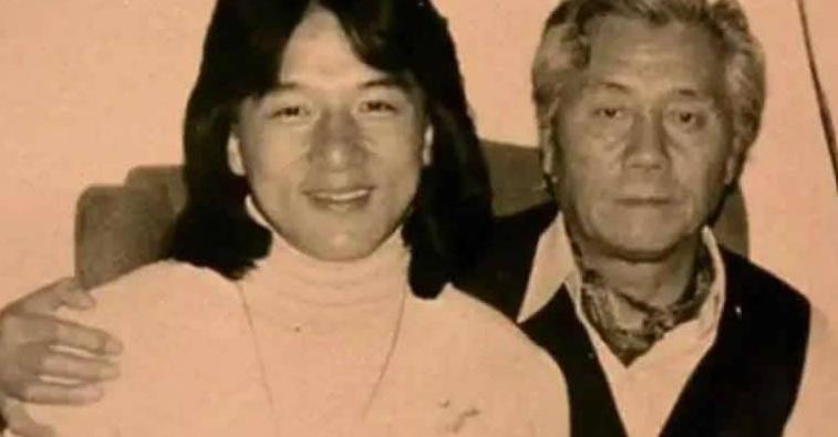 成龙叫房仕龙还是陈港生,成龙姓房为什么叫陈港生