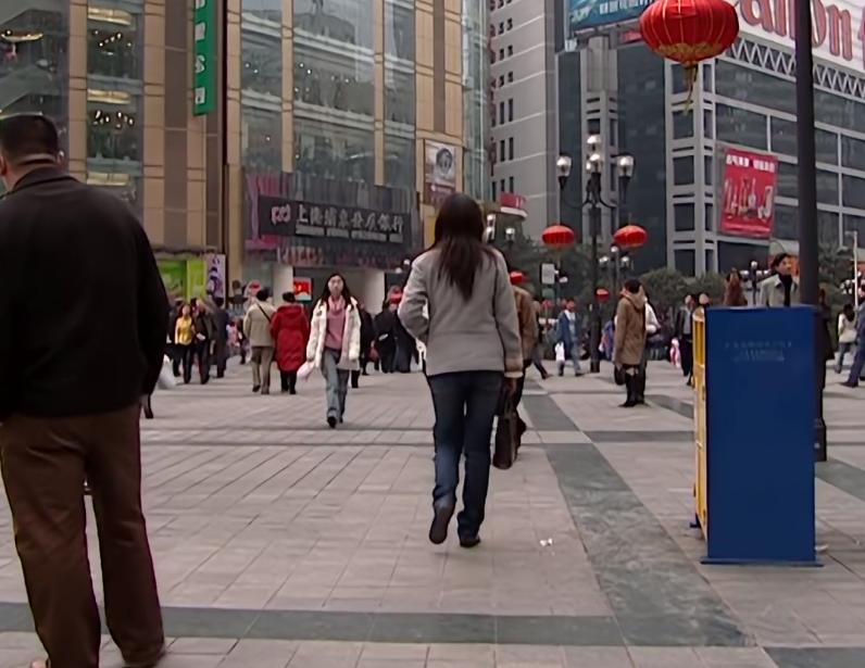 二十岁花季少女毁容手术,重庆15岁花季少女被毁容之后