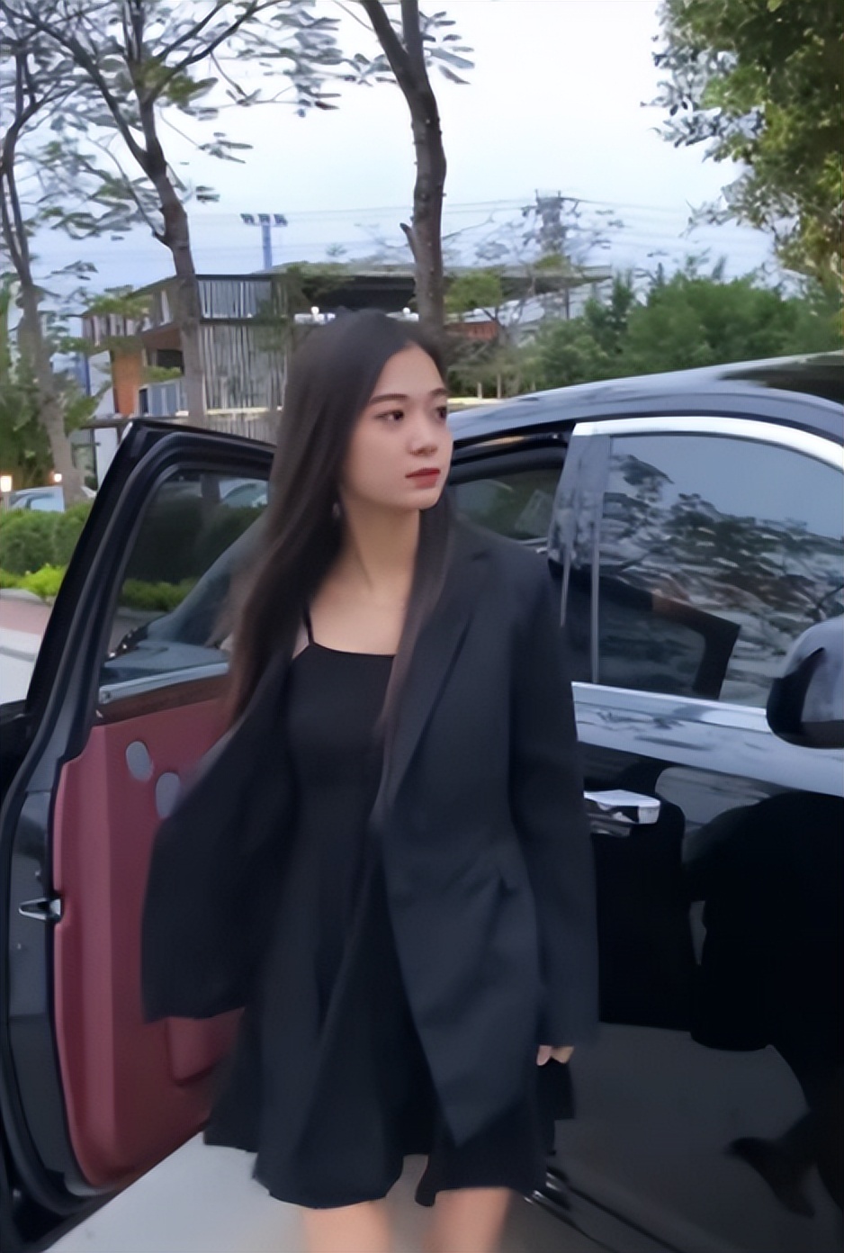 厂妹被戳穿,98年广东厂妹创业逆袭成董事长