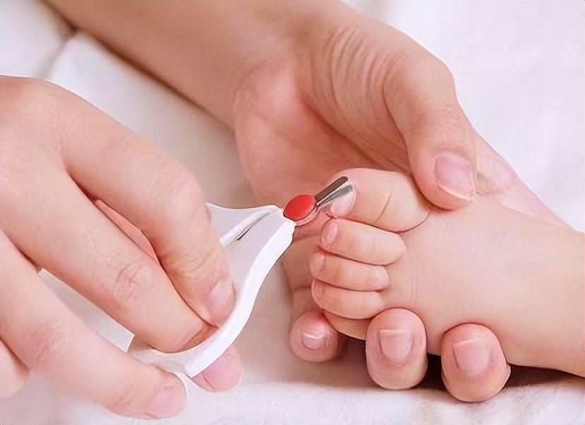 宝妈脚干裂怎么办,宝宝脚趾甲往肉里长怎么办