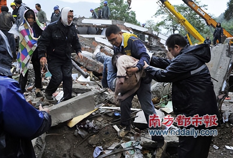汶川大地震发生的瞬间村民回忆,汶川大地震的视频和感人瞬间
