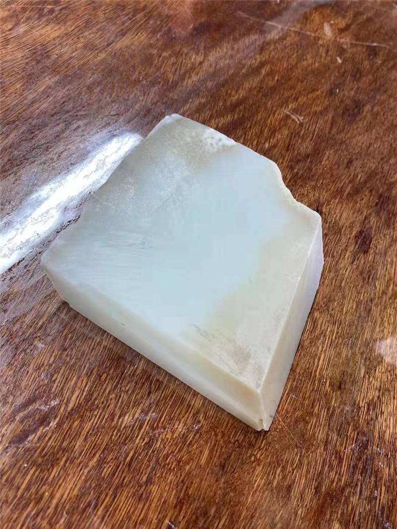 和田玉山料中高端多少钱一克,山料和田玉什么价格最好呢