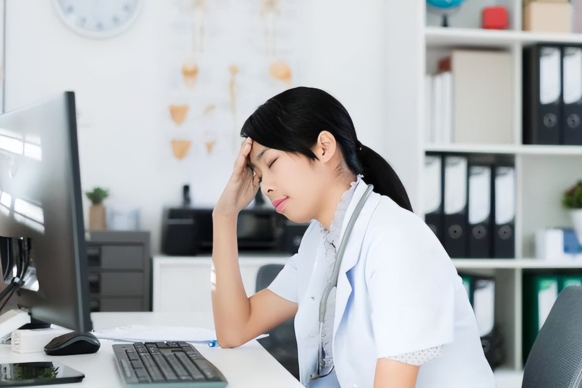 胃不舒服做胃镜需要注意什么,胃不舒服到底该不该做胃镜