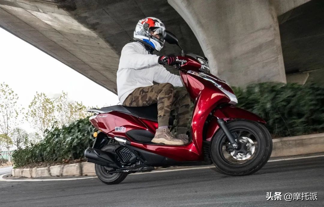 本田lead125综合评测,降价3000的本田lead125值得购买吗