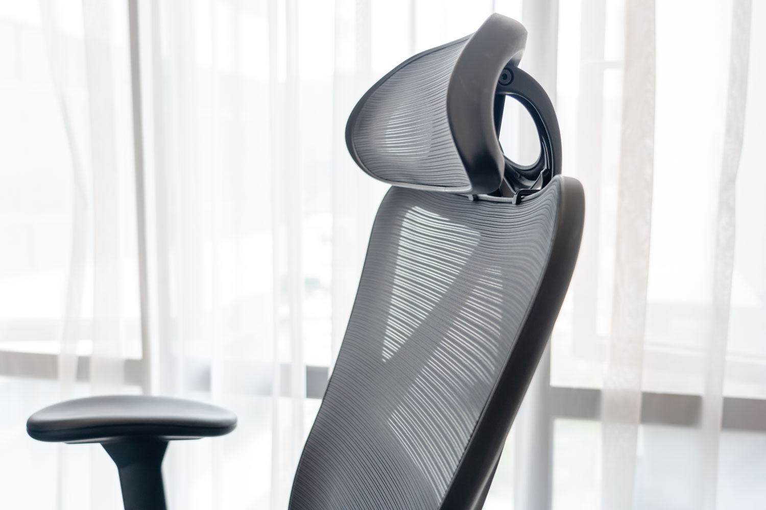 永艺入门级人体工学椅横评,永艺双背联动人体工学椅评测