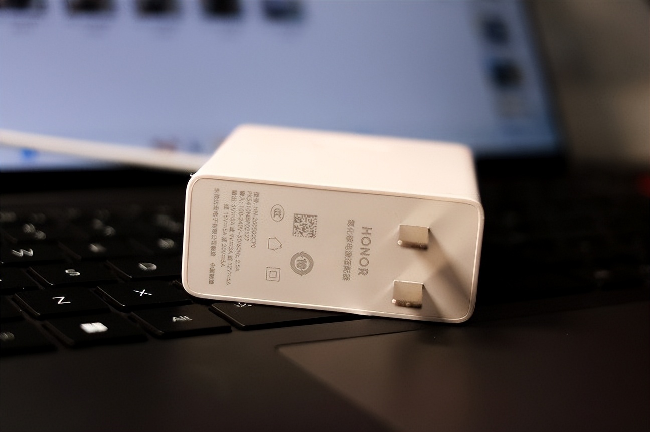 荣耀magicbook14轻薄办公体验,轻薄笔记本推荐荣耀magicbook14