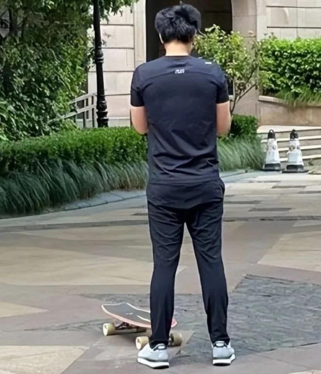 男星被爆,某男星被曝