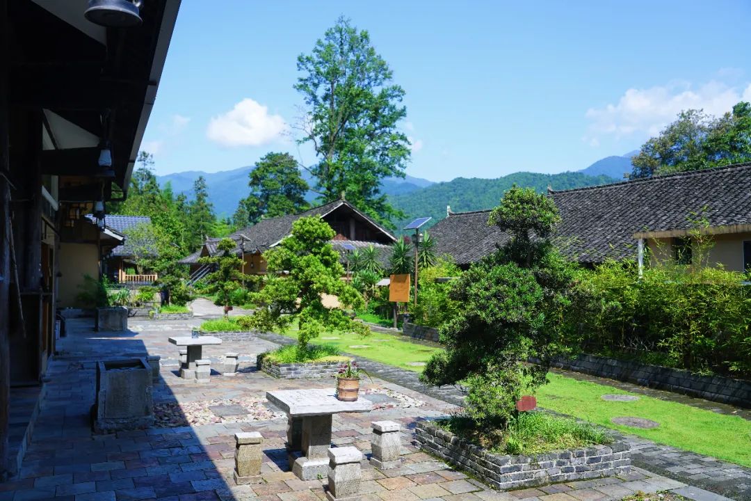 除了梵净山还能玩什么游戏,铜仁除了梵净山还有什么旅游景点