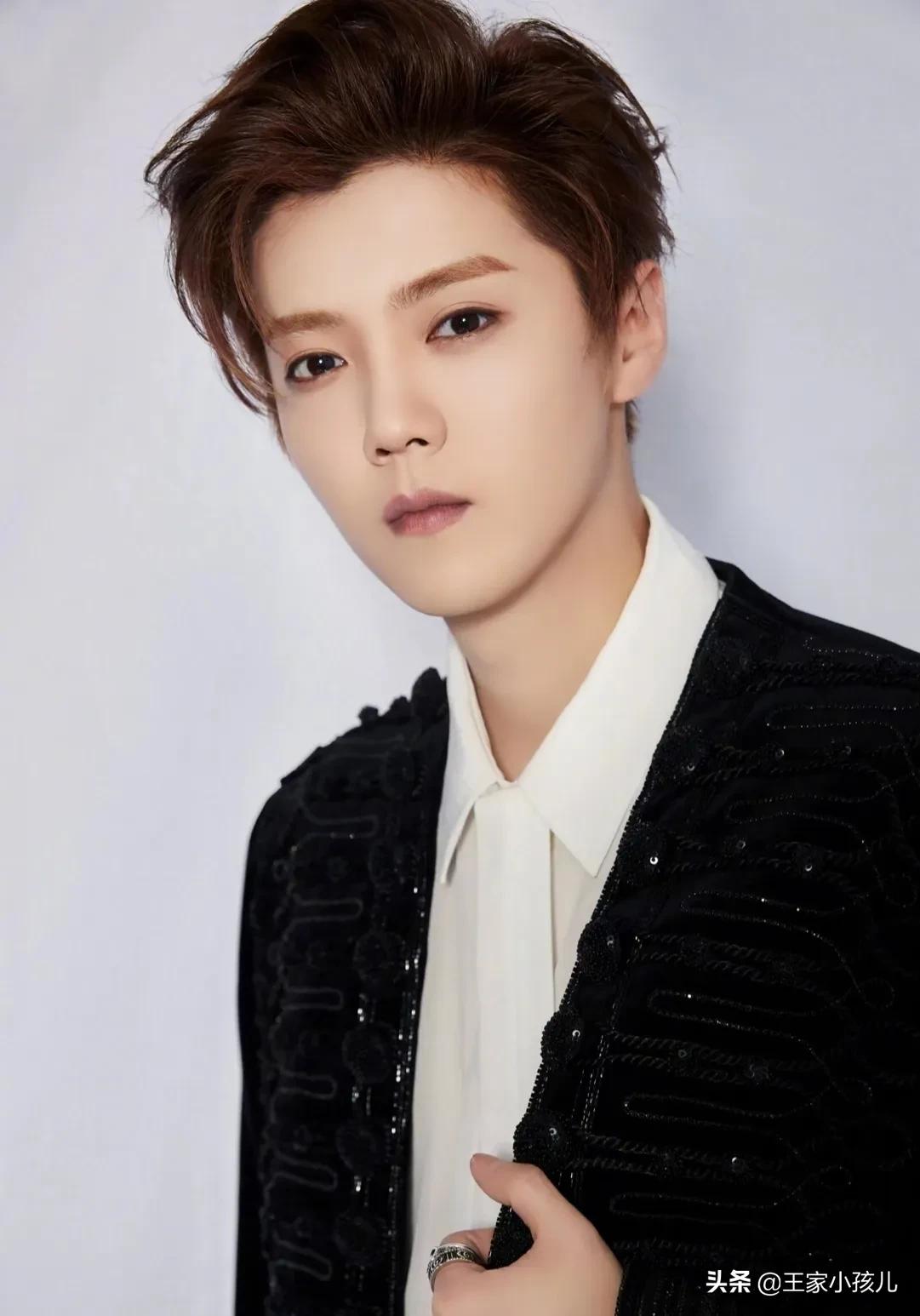 鹿晗勋章歌词壁纸图片,鹿晗照片锁屏壁纸卸妆