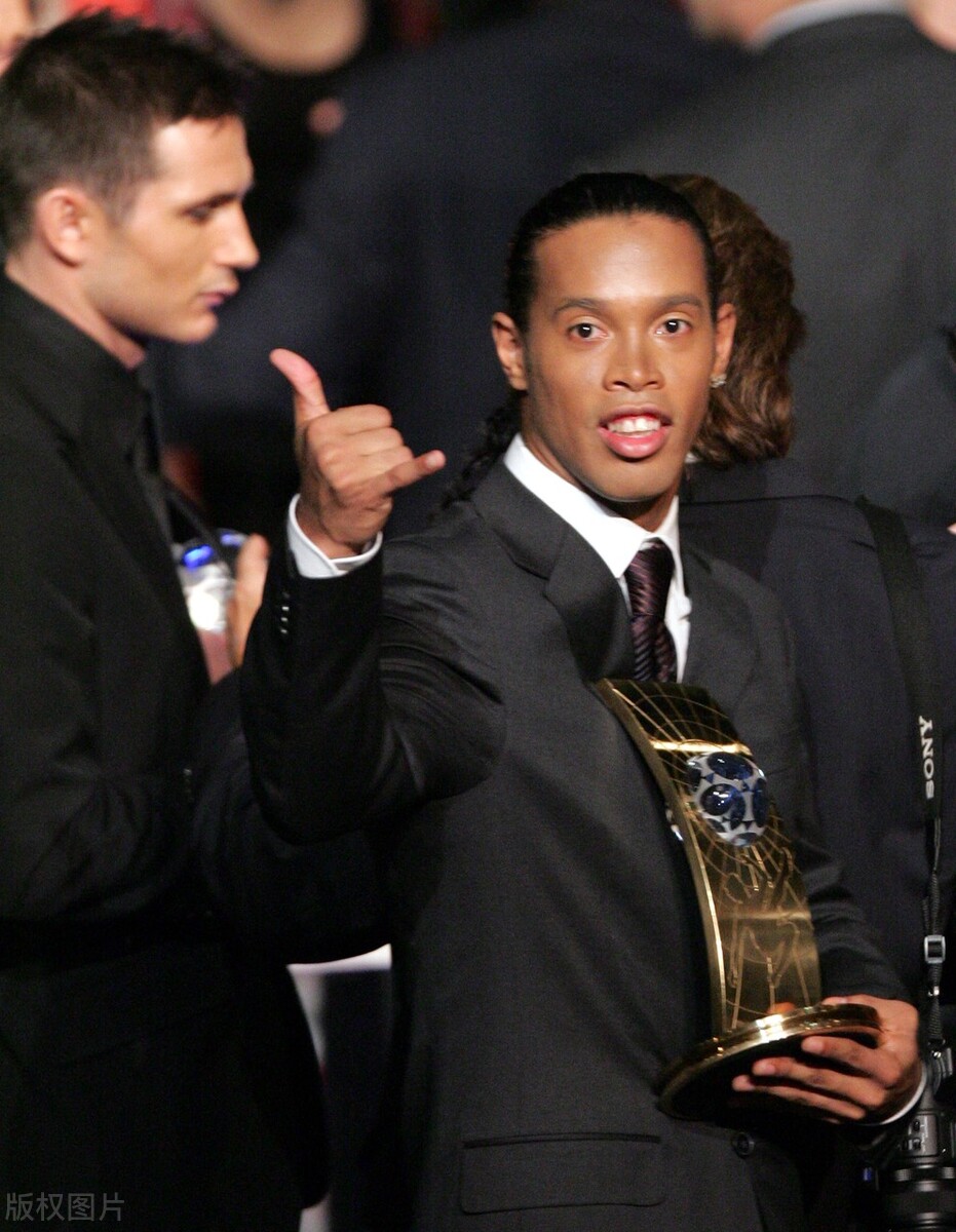 fifa年度莱万诺伊尔,莱万即将追平c罗欧冠纪录